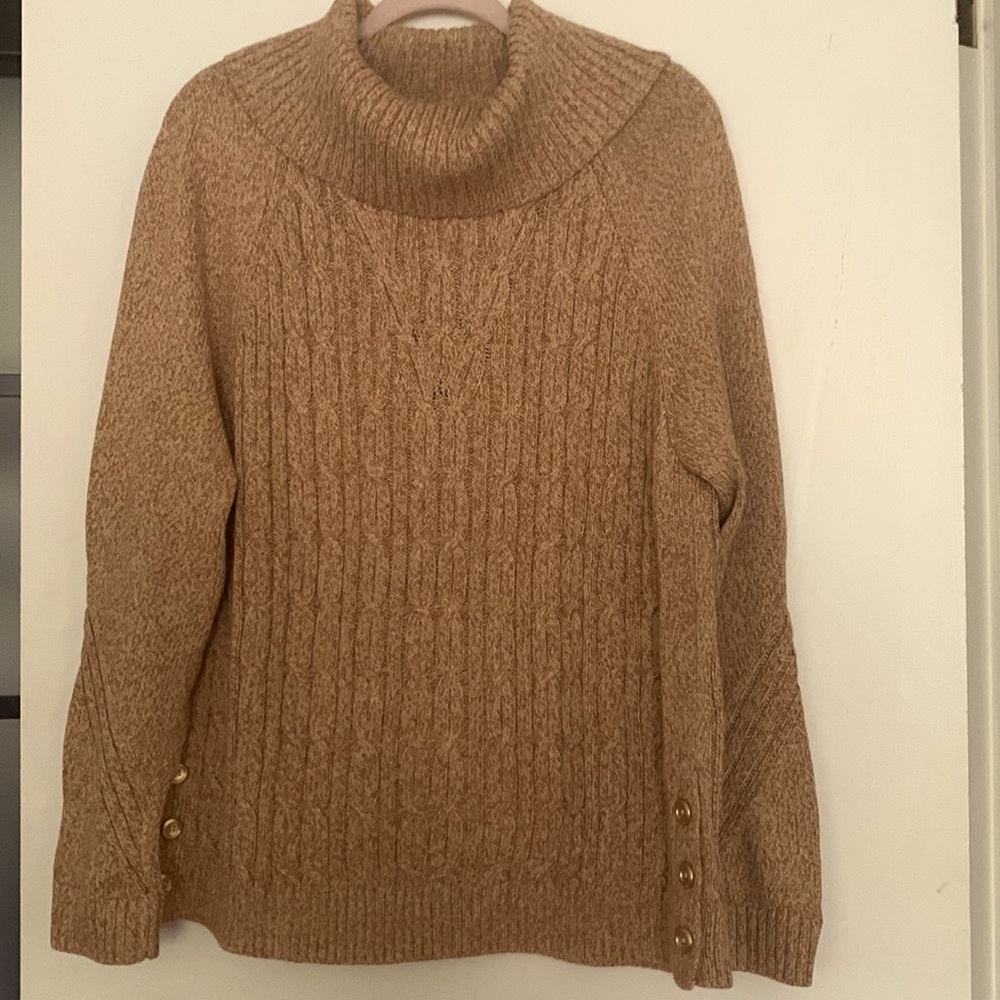 Beautiful sweater, perfect condition.